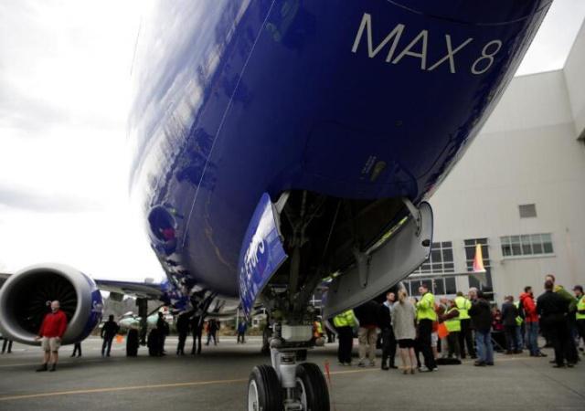 波音737 MAX 8