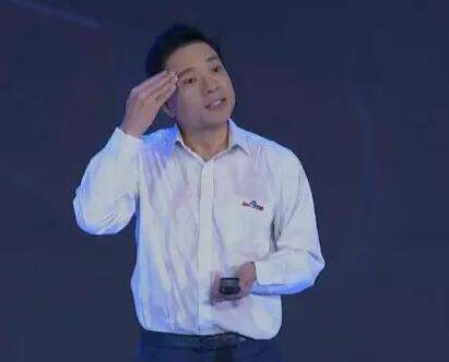 李彦宏遭现场泼水