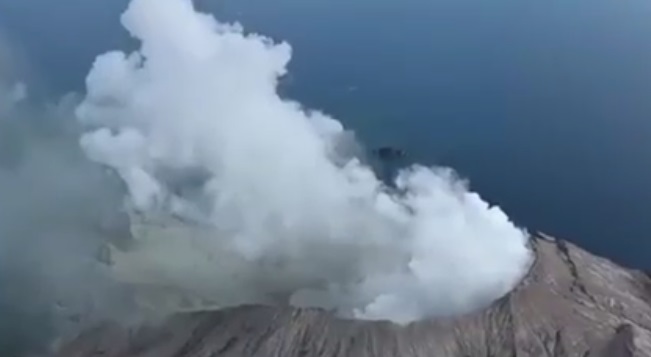 新西兰怀特岛火山爆发,新西兰火山爆发,怀特岛火山爆发,新西兰怀特岛